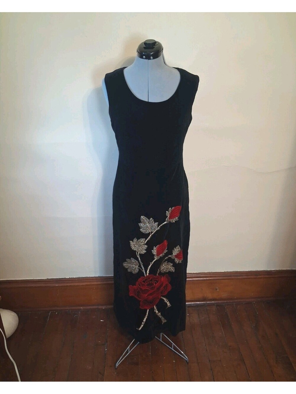 Elegant Vintage 1960s Black Velvet Maxi Dress With Rose & Gold Embroidery Sz 40
